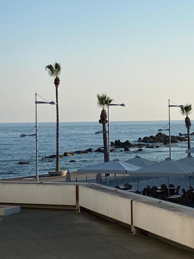 Beachside Apartment In Kato Paphos Lighthouse 81 Exterior foto
